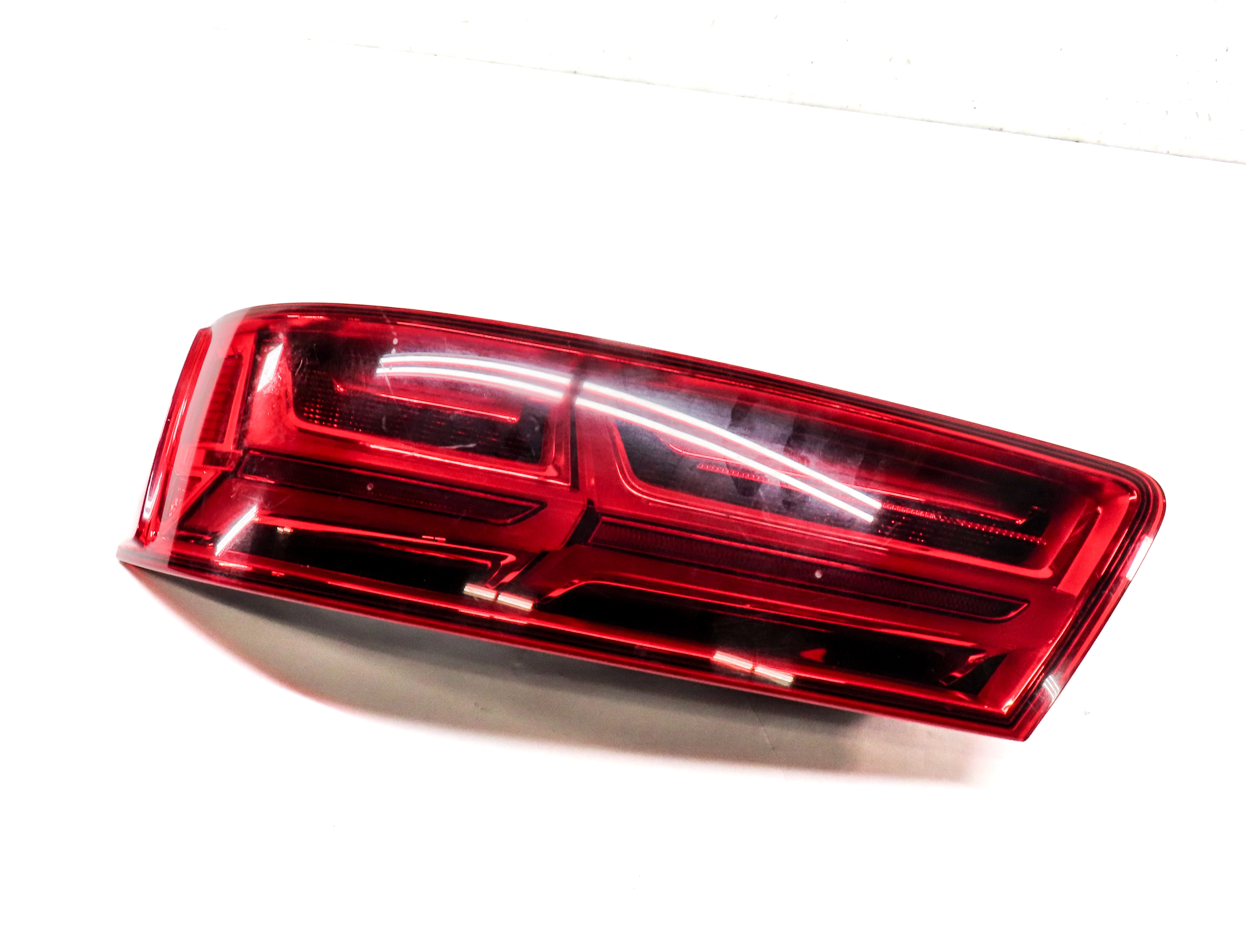 17-19 AUDI Q7 4M REAR LEFT DRIVER INNER TRUNK TAILLIGHT BRAKE LIGHT LAMP (LED) — exact item pictured